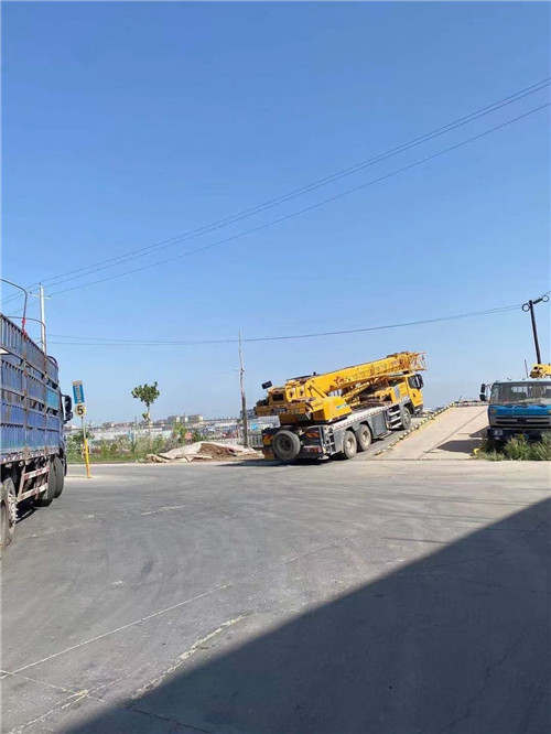 太原市25吨吊车的租赁价格大概是多少？