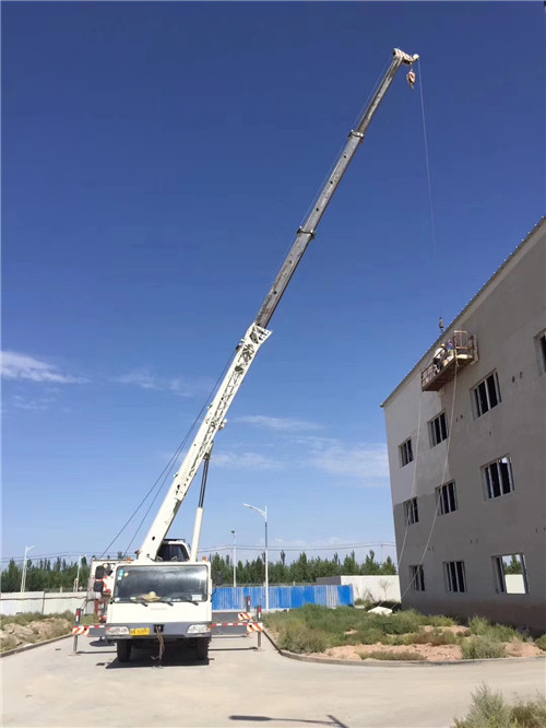 太原市“轻装强干”—— 吊车的 “轻量化臂架” 技术